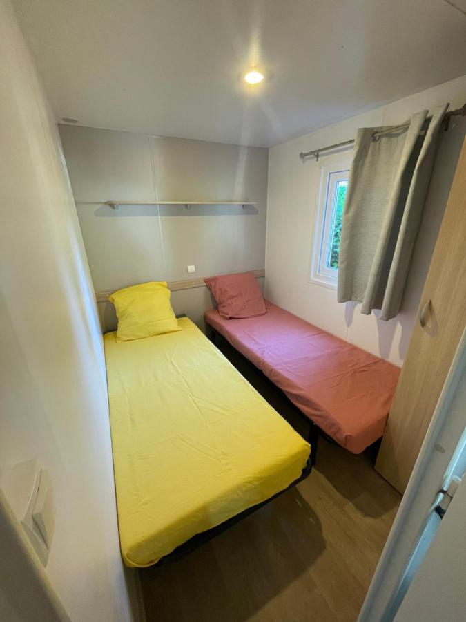 Mobil-Home Au Pied Du Luberon La Roque-d'Antheron Dış mekan fotoğraf