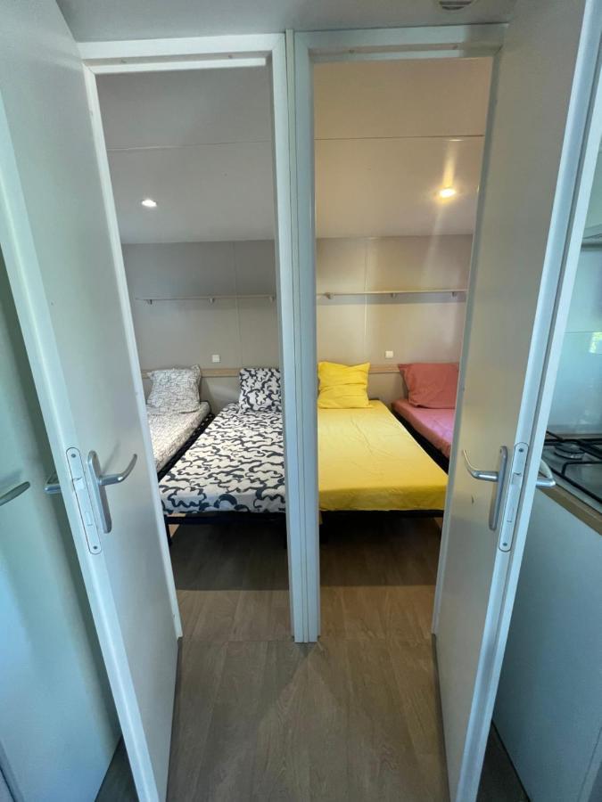 Mobil-Home Au Pied Du Luberon La Roque-d'Antheron Dış mekan fotoğraf